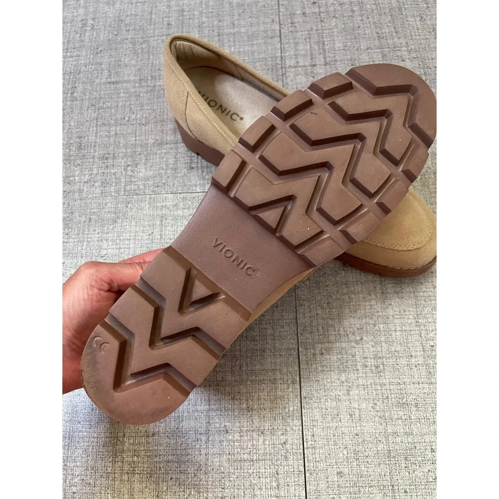 VIONIC Cheryl II Suede Loafers Size 9.5 Sand Beige Lug Sole Casual Comfort